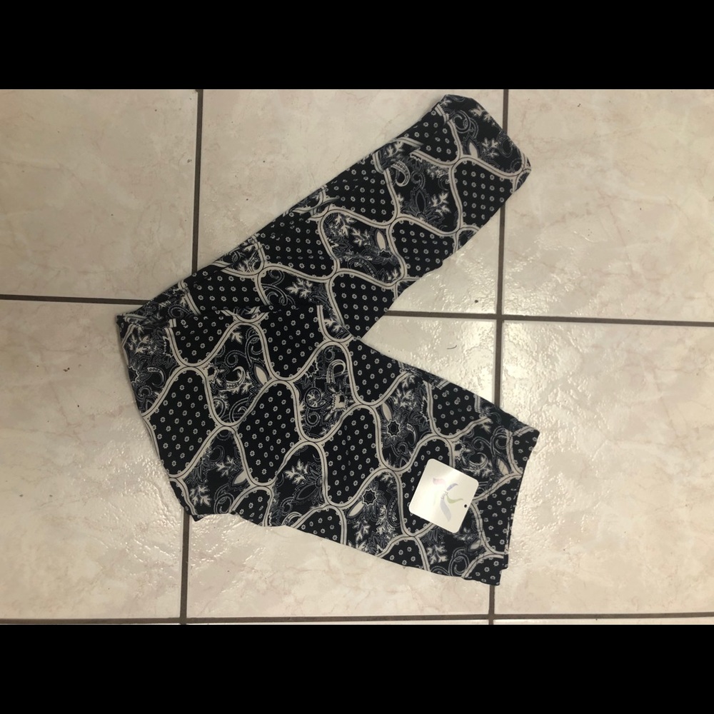 Abby and Anna leggings